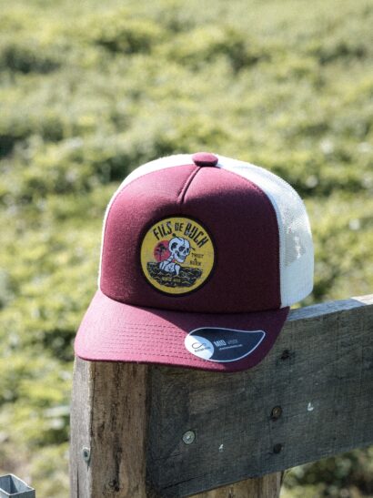 skull-cap-bordeaux
